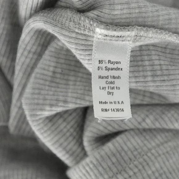 Joah Brown Womens Heather Grey Ribbed Long Sleeve Crew Neck Crop Top Size XS/S - Picture 8 of 8